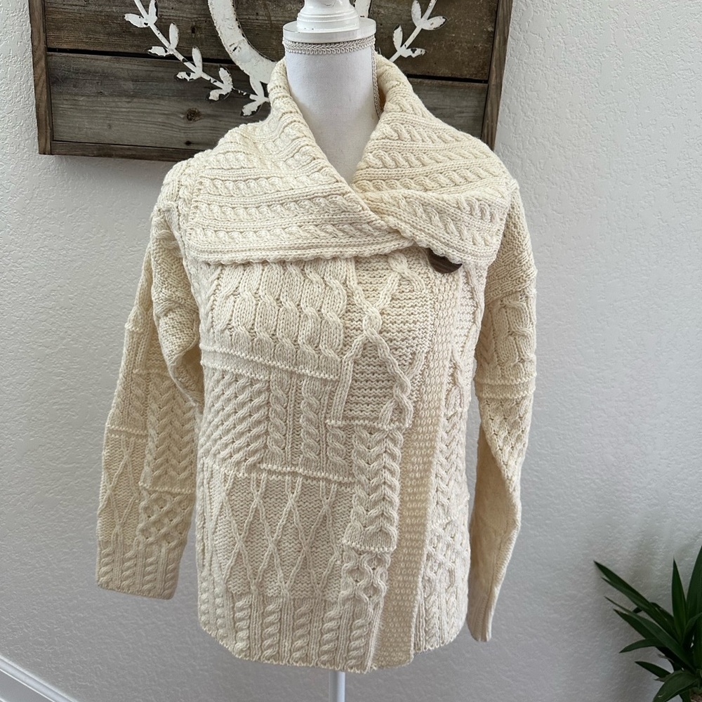 Aran Woolen Mills Irish cream cardigan wrap front sweater size L NWT
